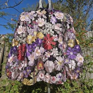 Floral Appliqué Long Sleeved Top M